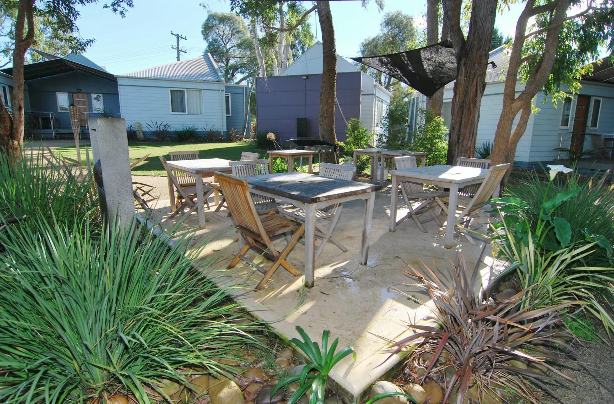 Huskisson Holiday Motel Cabins Exterior photo