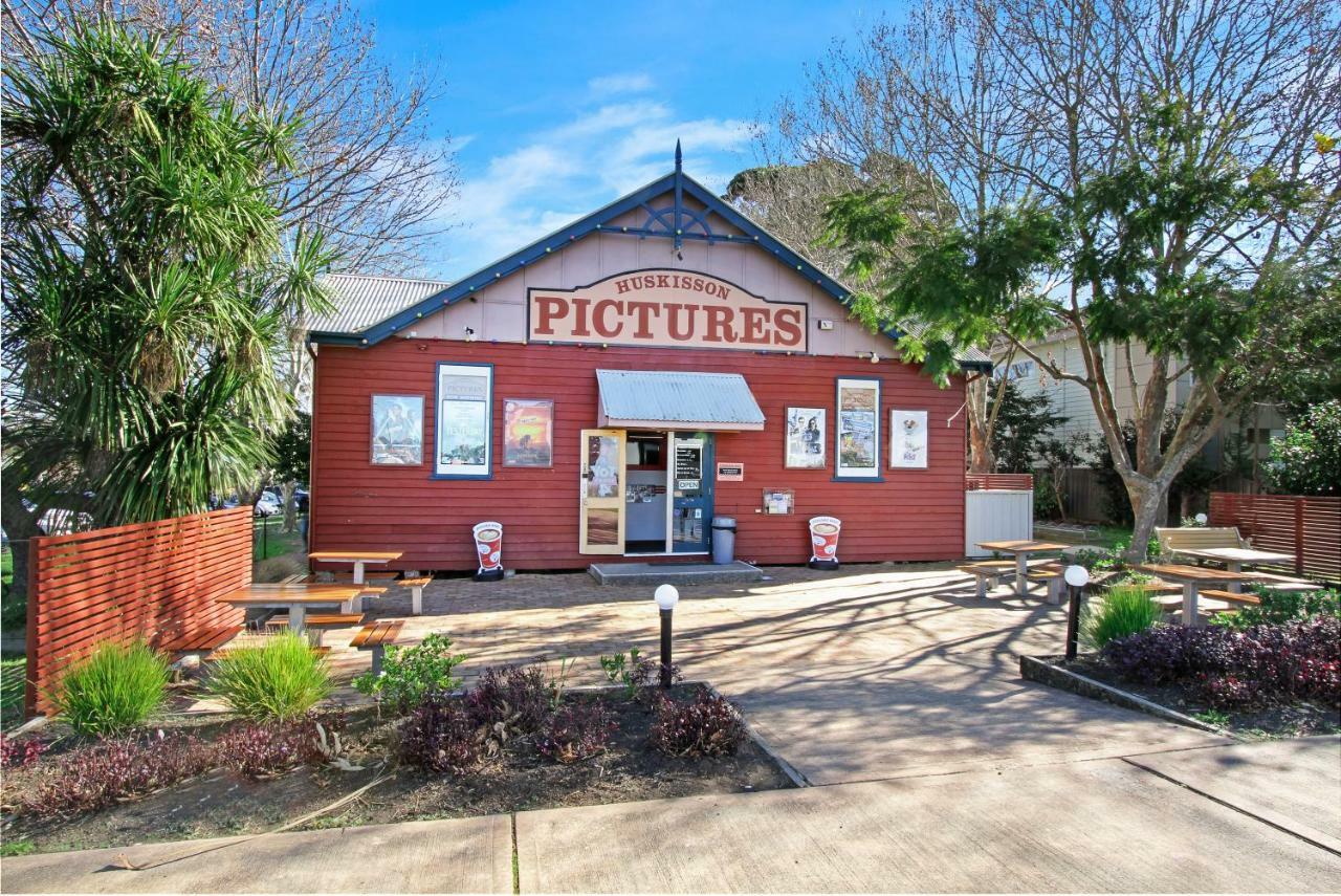 Huskisson Holiday Motel Cabins Exterior photo